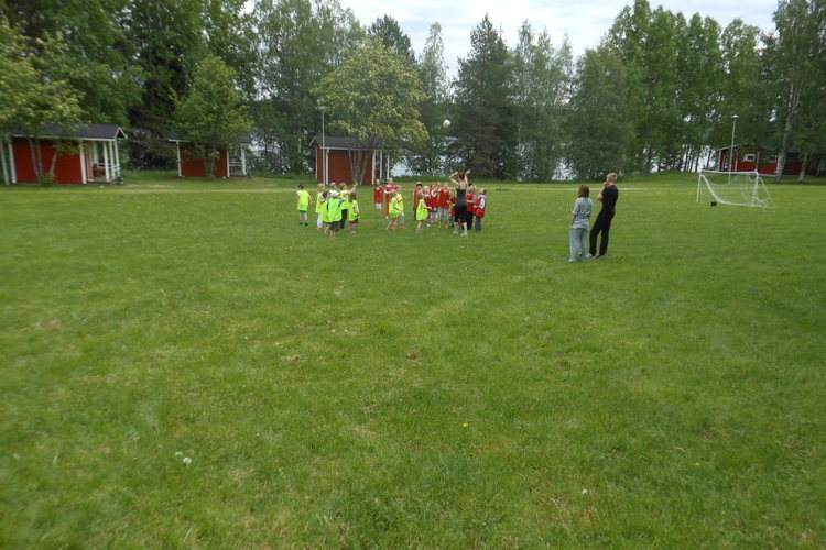 7-9 vuotiaiden kesäleiri Hyvölänniemessä 7-9 vuotiaiden kesäleiri Hyvölänniemessä