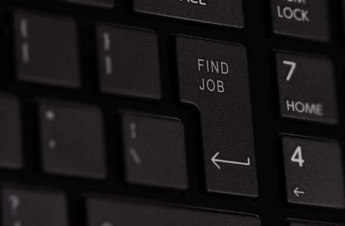 Tietokoneen näppimistö, jossa lukee find job